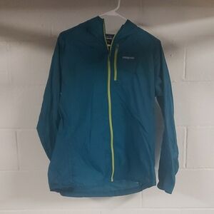 Patagonia Blue and Yellow Light Weight Windbreaker Jacket
